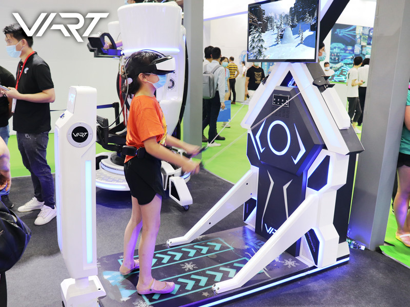 Опрема за вежбање со виртуелна реалност Искуство со симулатор за скијање VR (5)